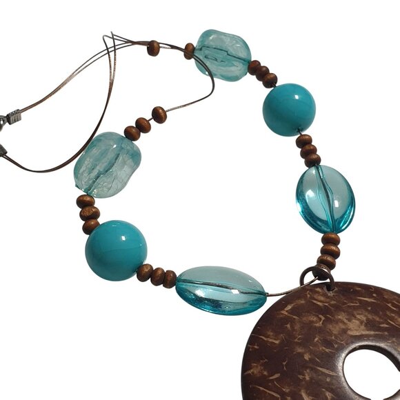 Coconut Shell Pendant Necklace Adjustable Length Turquoise Blue Wood Beads Gift - Picture 3 of 5